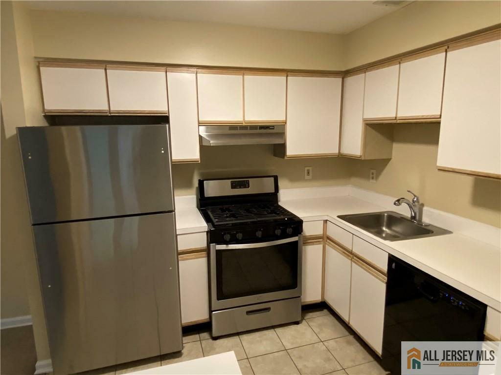 Property Photo:  912 Waterford Drive 912  NJ 08817 