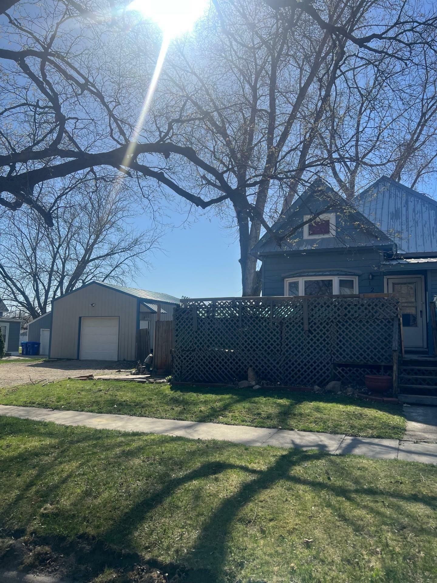 Property Photo:  120 NW 7th Ave  IA 50662 