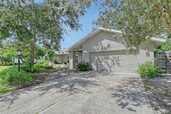 Property Photo:  6511 Waterford Circle  FL 34238 