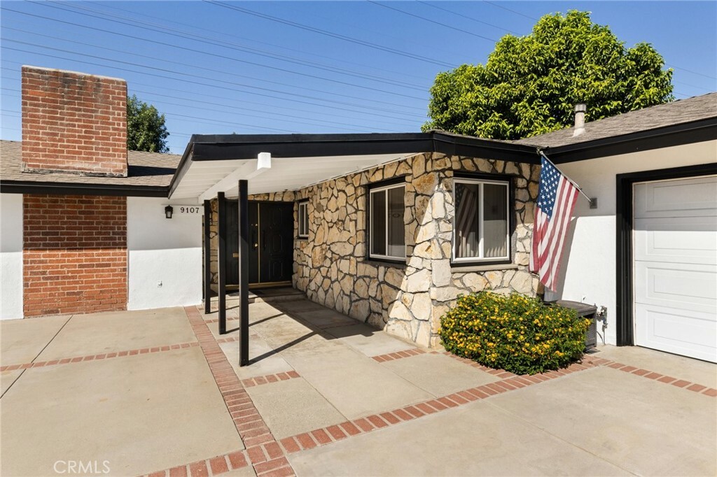 Property Photo:  9107 Geyser Avenue  CA 91324 