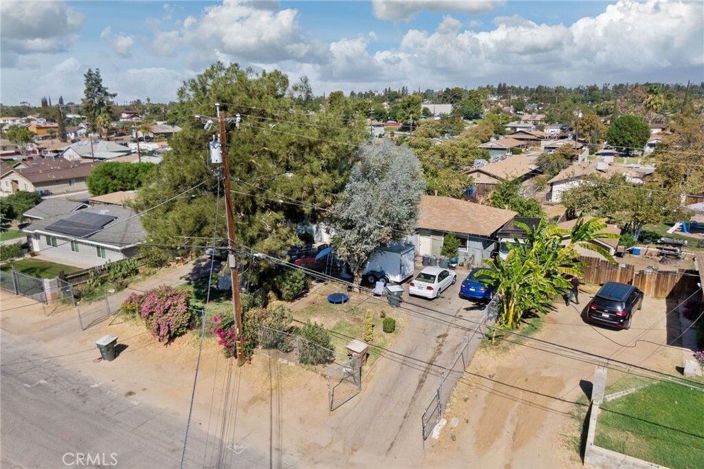 Property Photo:  3910 Oregon Street  CA 93306 