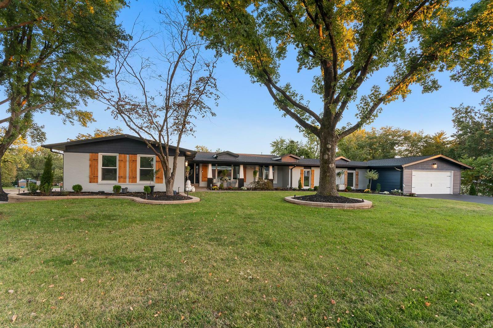 Property Photo:  342 Renaldo Drive  MO 63017 