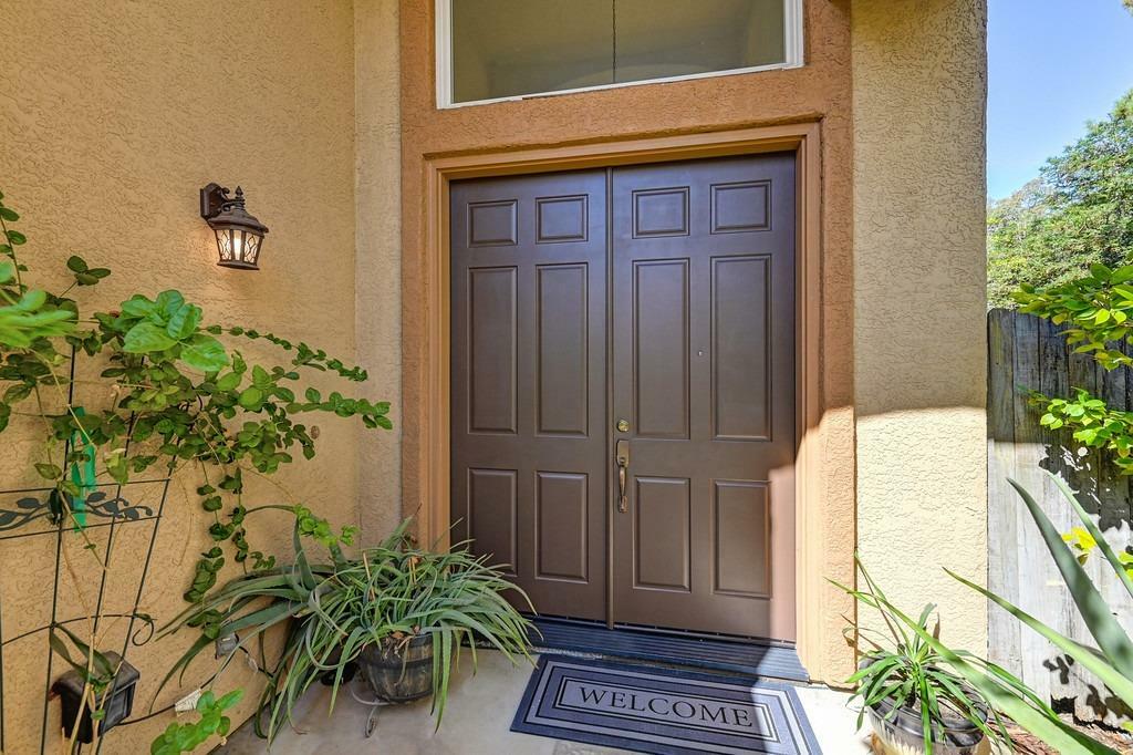 Property Photo:  505 Pindar Court  CA 95661 