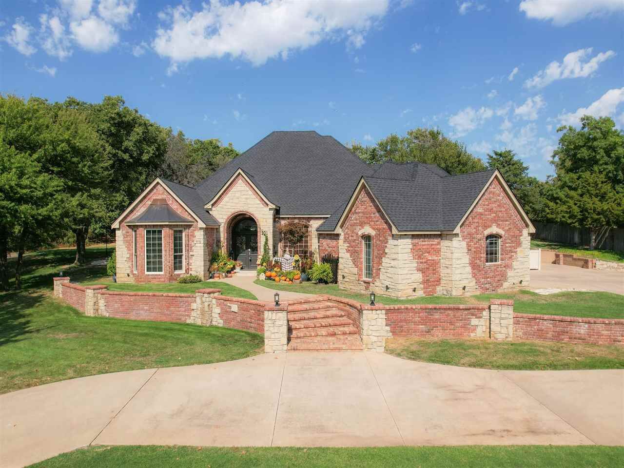 Property Photo:  101 Roadrunner Dr  OK  