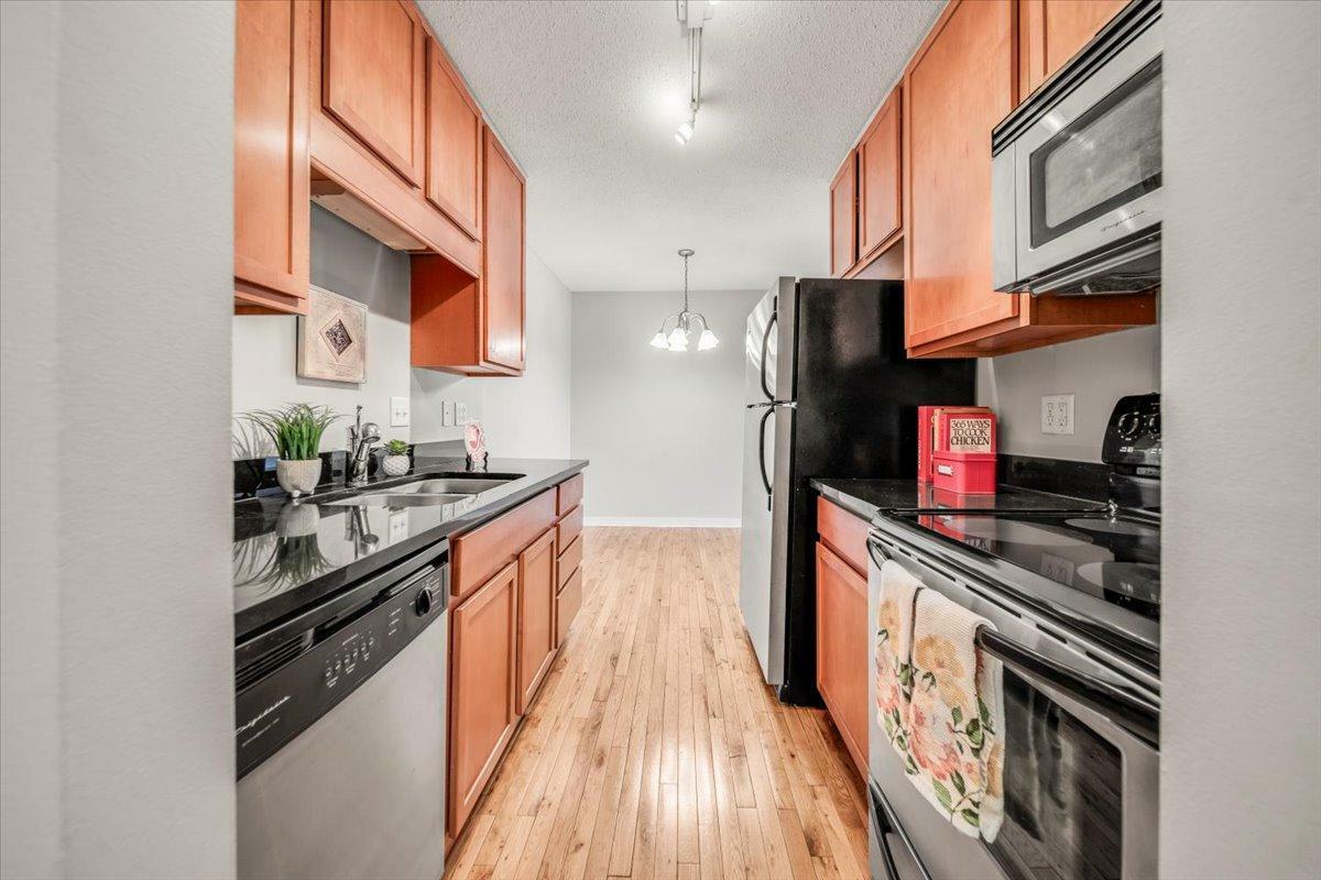 Property Photo:  3150 Excelsior Blvd 412  MN 55416 