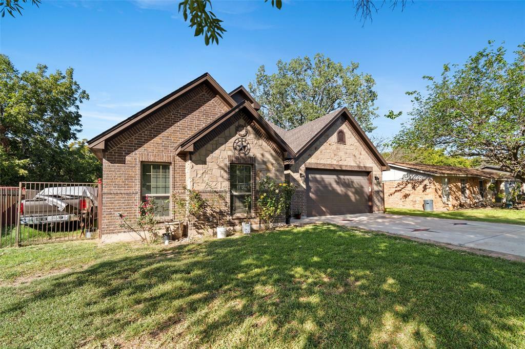 Property Photo:  717 Heathcliff Drive  TX 76140 