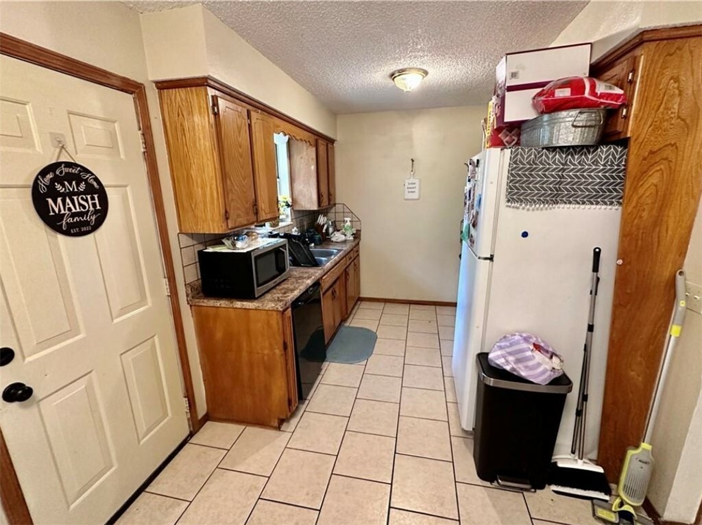 Property Photo:  1406 & 1408 W Persimmon Street  AR 72756 