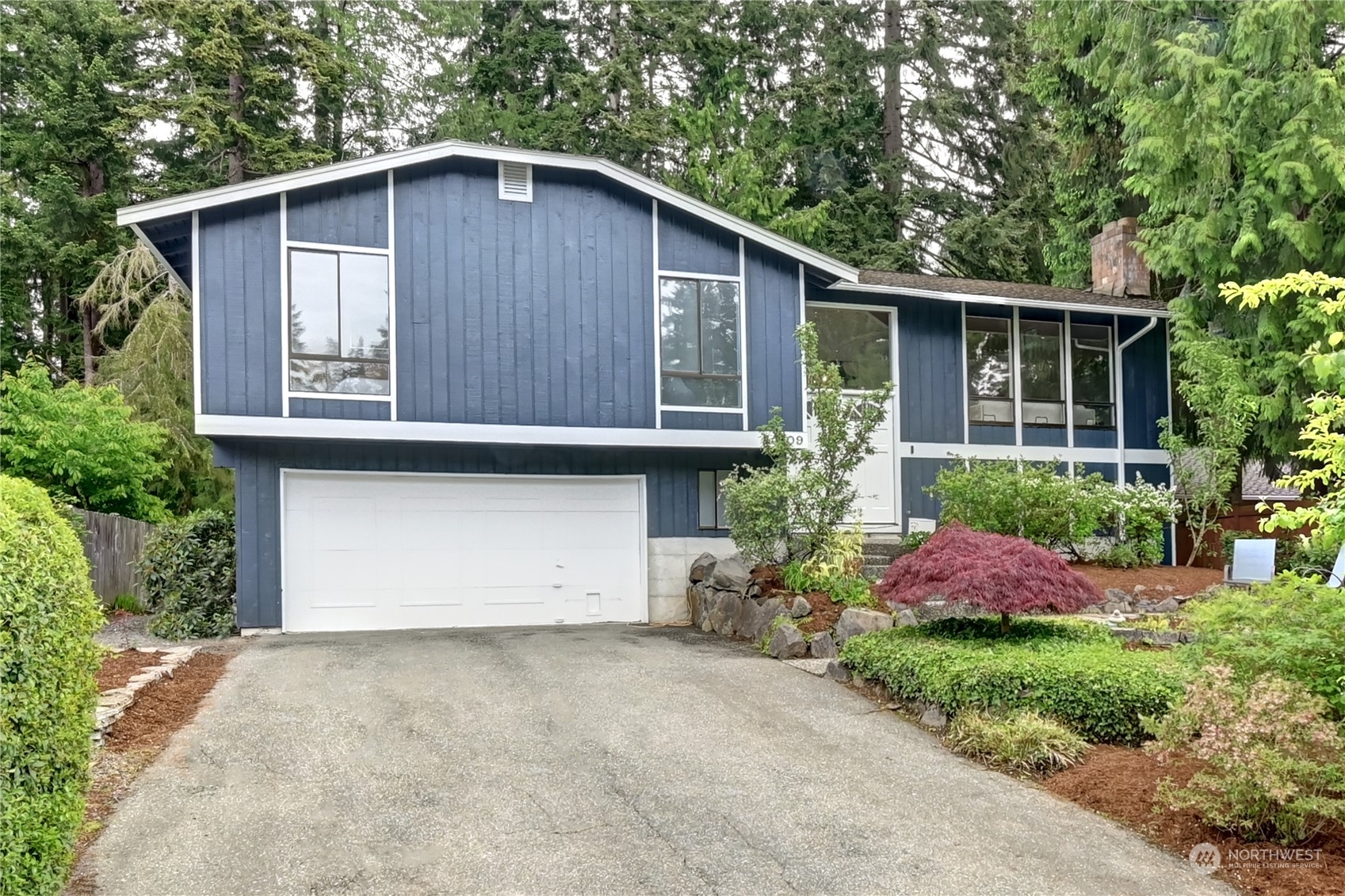 Property Photo:  14109 62nd Place W  WA 98026 