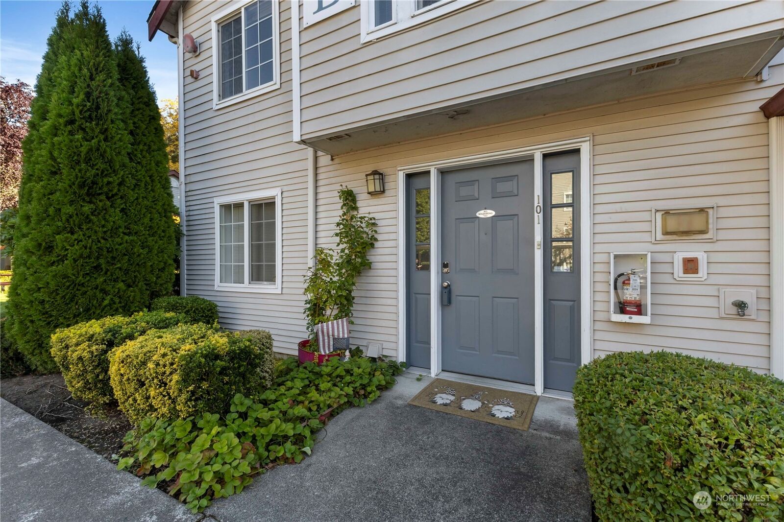 Property Photo: 13306 SE 272nd St B101 WA 98042