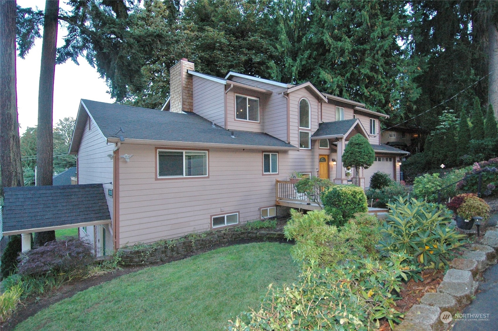 4200 163rd Avenue SE  Bellevue WA 98006 photo