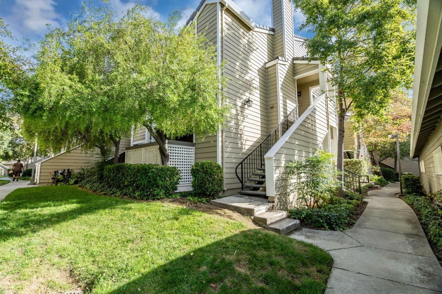 5928 Bridgeport Lake Way  San Jose CA 95123 photo