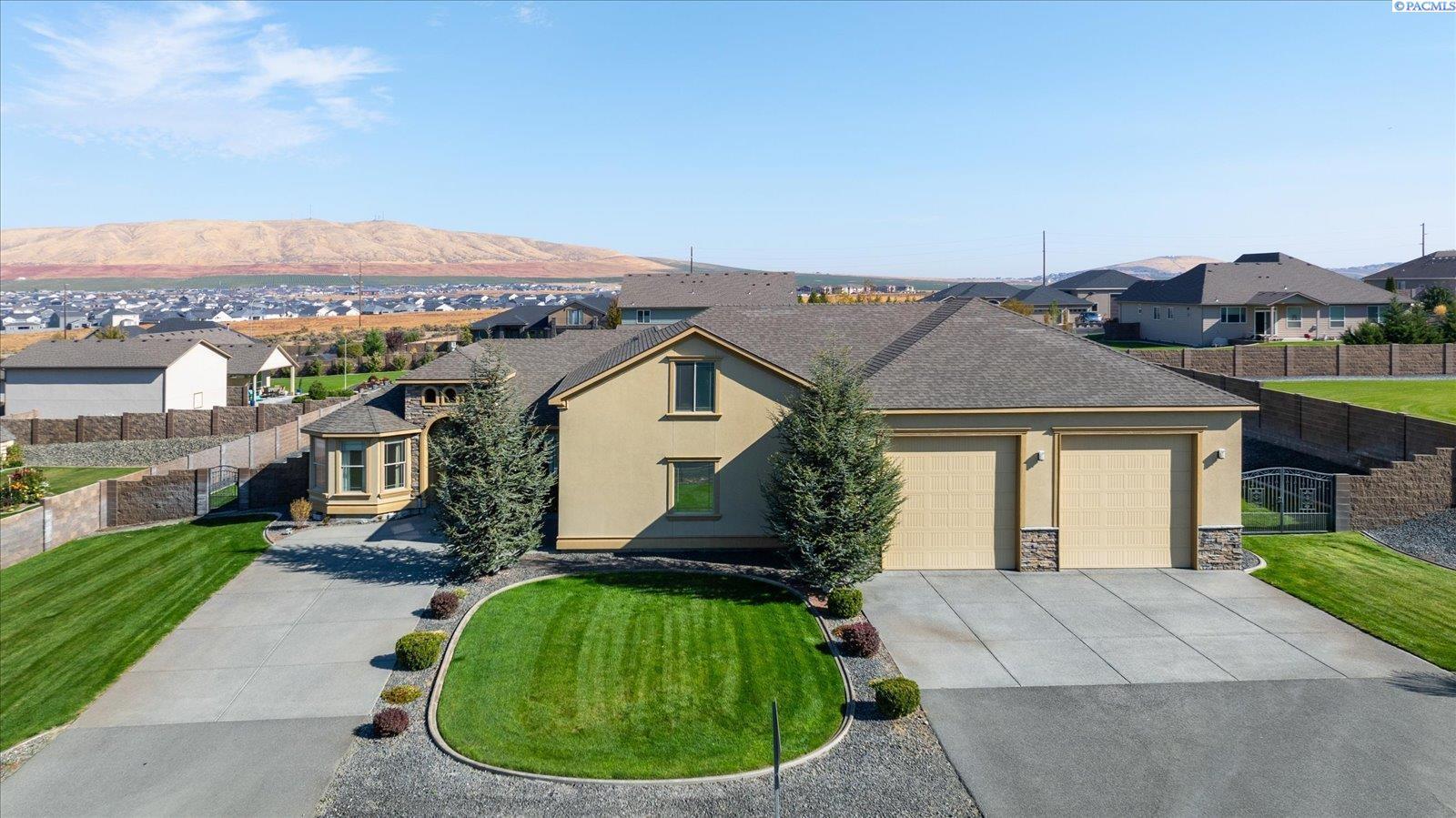 Property Photo: 73002 E Reata Road WA 99338