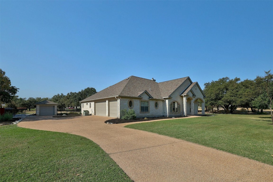 Property Photo:  209 Starlight Trail  TX 78633 