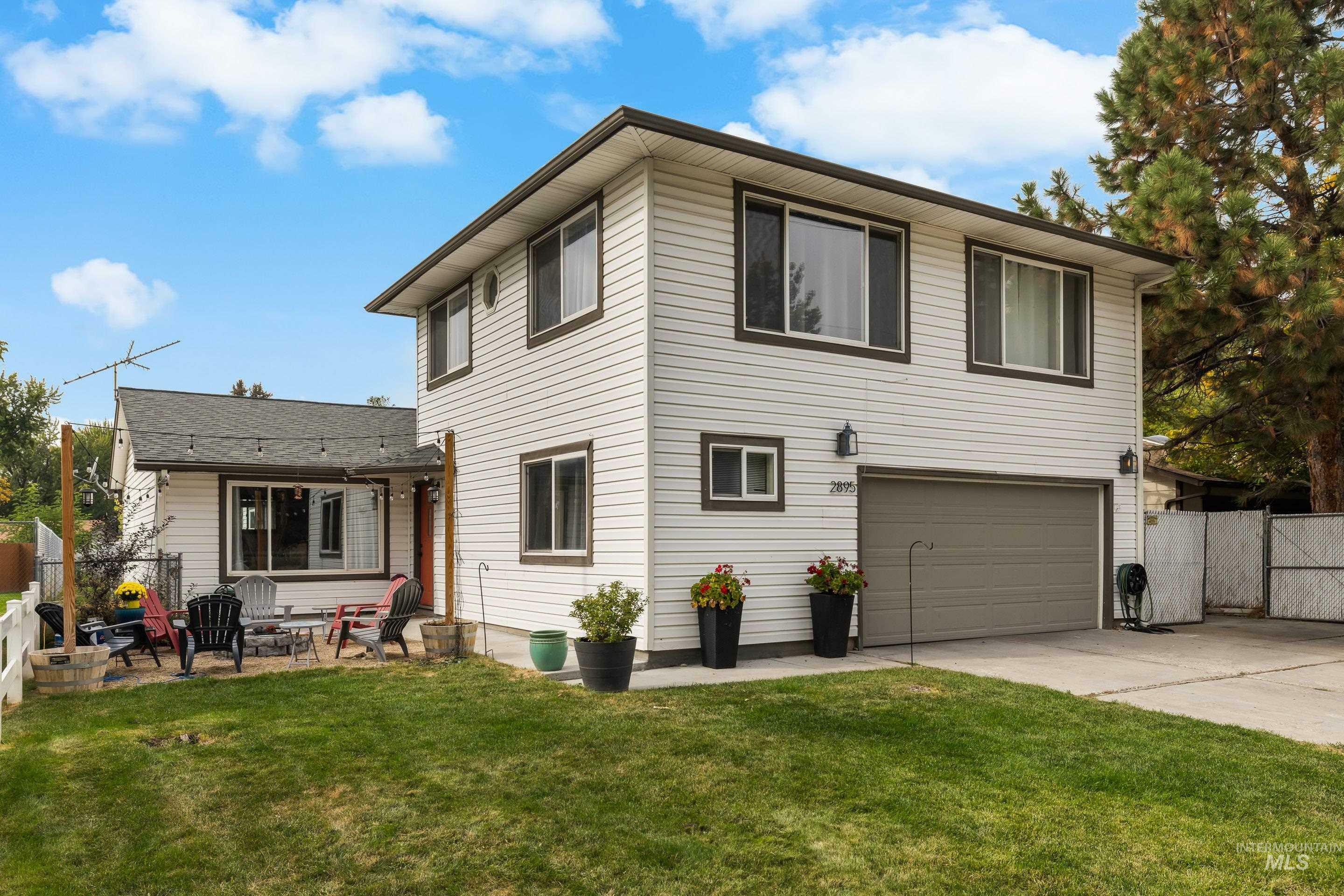 Property Photo:  2895 S Harmony St  ID 83706-5088 