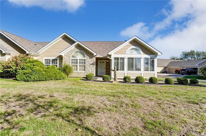 2675 Prestwick Village Circle  Springfield OH 45503 photo