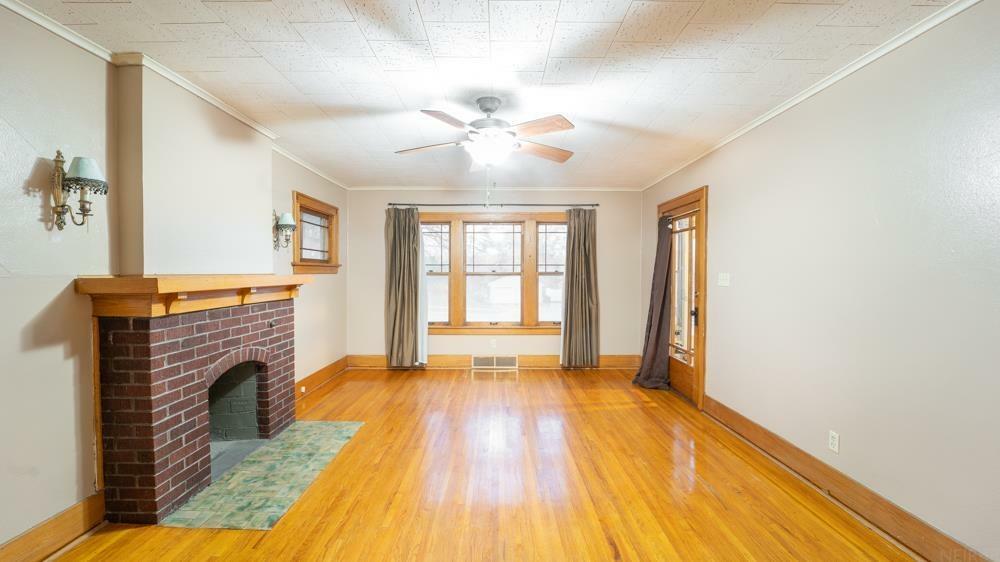 Property Photo:  916 W 1st Street  IA 50613 