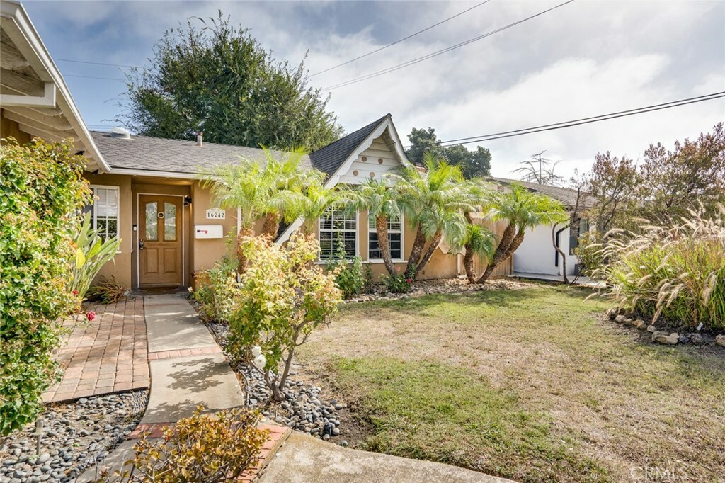 Property Photo:  16242 Fairway Lane  CA 92649 