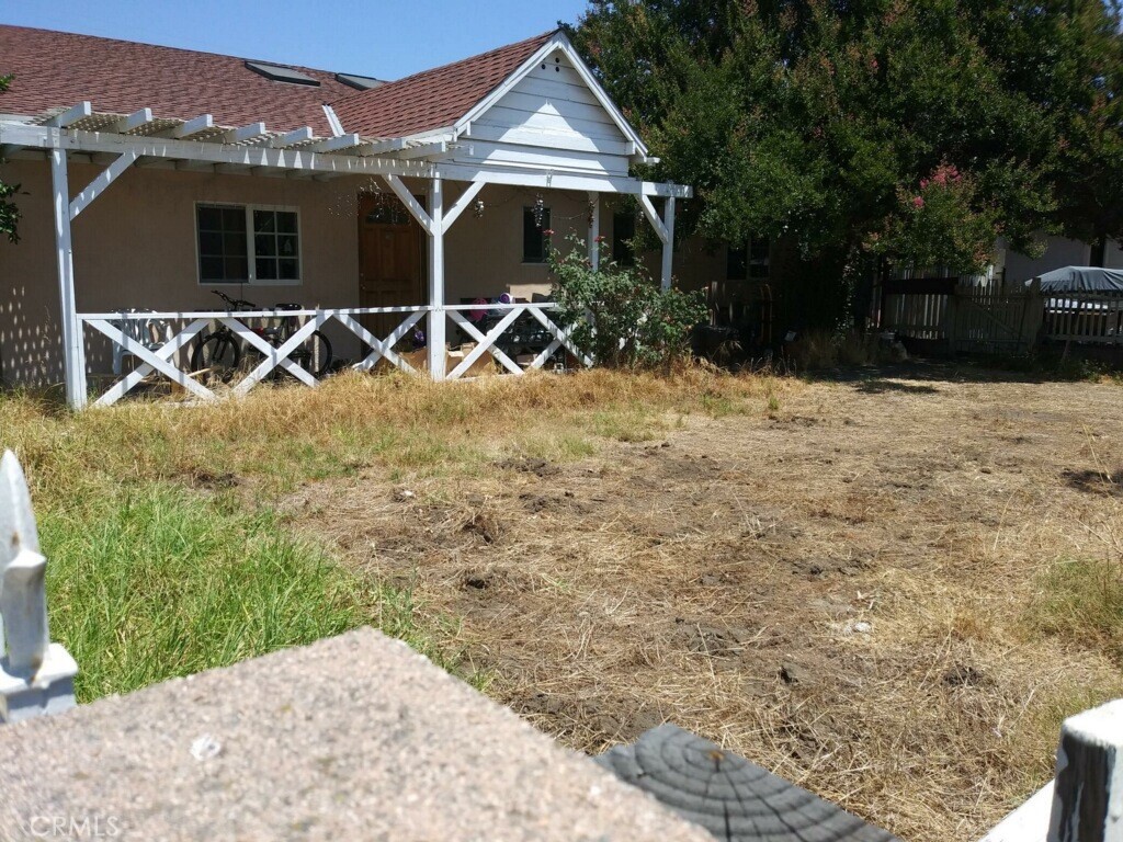 Property Photo: 14745 Bassett Street CA 91405