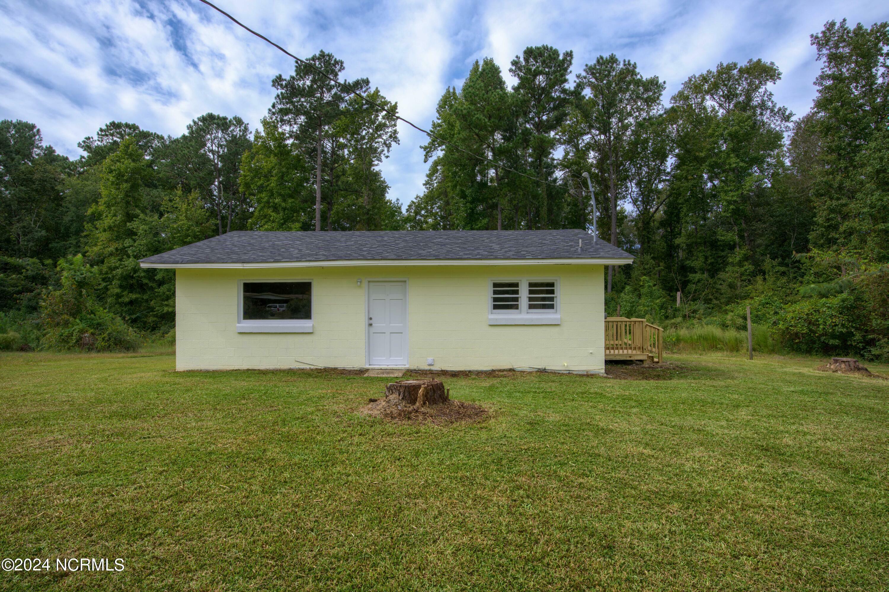 Property Photo:  703 Riggs Road  NC 28539 