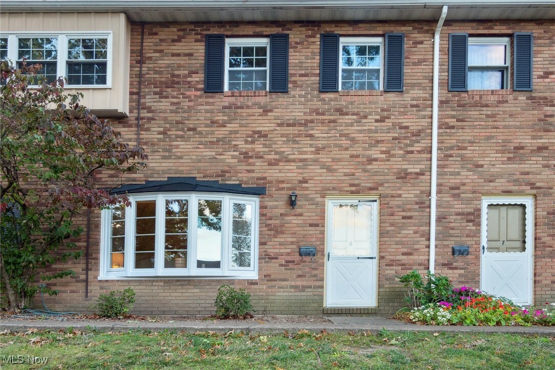 Property Photo:  8276 Deepwood Boulevard 6  OH 44060 