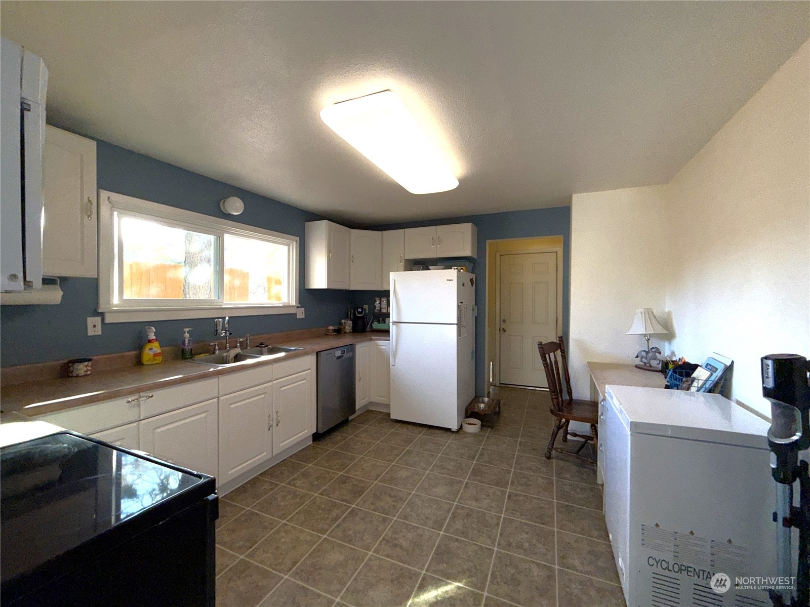 Property Photo:  1087 S Portland Street  WA 99166 