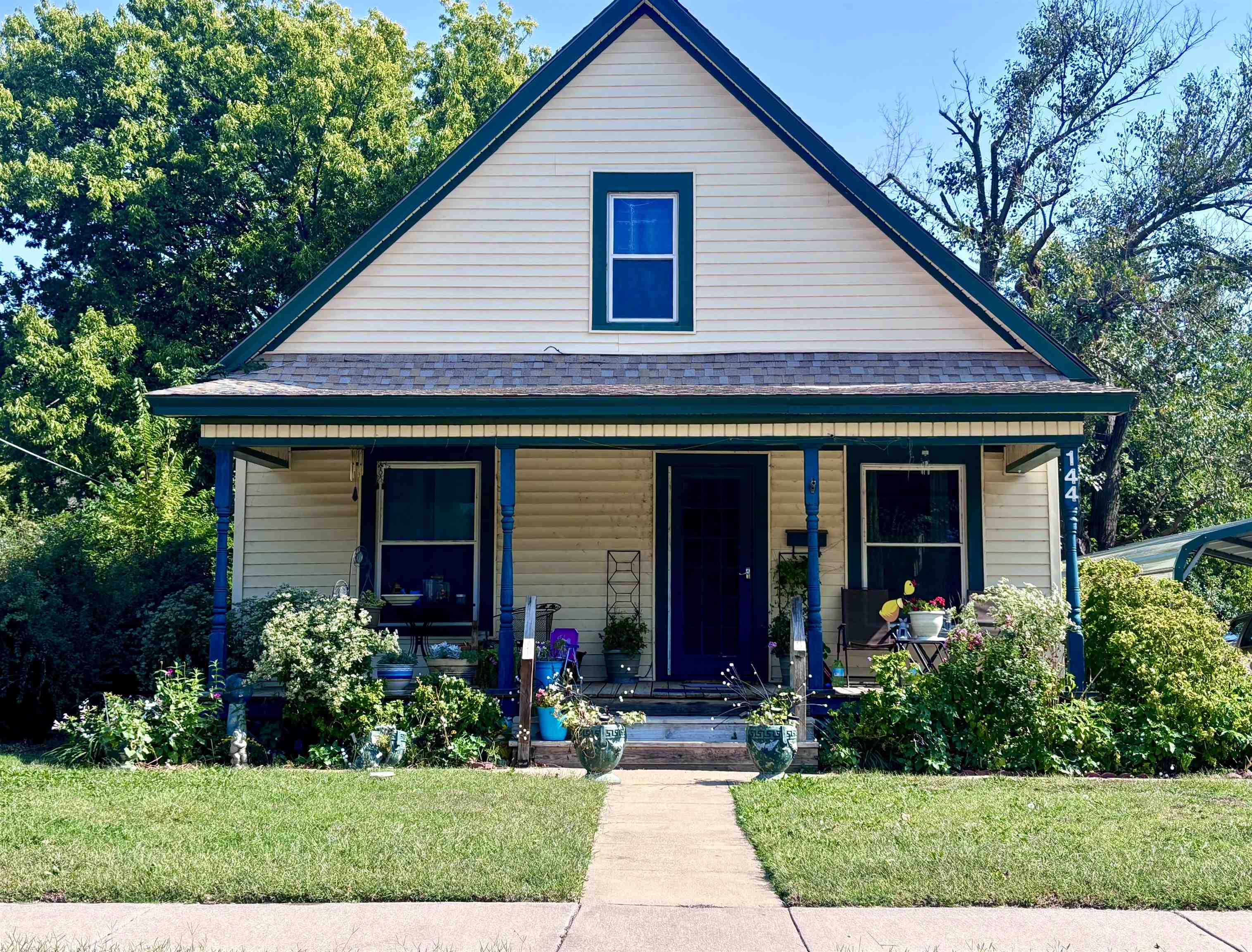 Property Photo:  144 N Vine St  KS 67203 