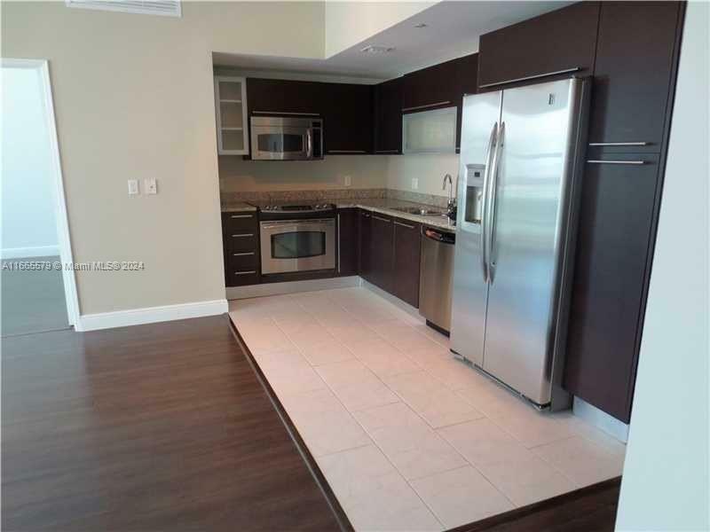 Property Photo:  950 Brickell Bay 1606  FL 33131 