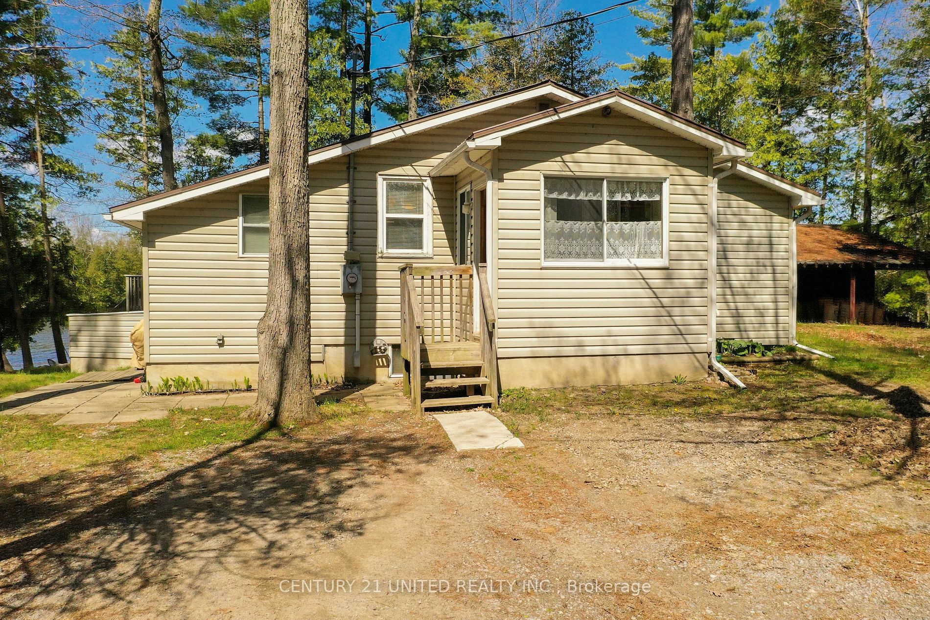 Property Photo:  86 Woodland Tr  ON K9J 6X2 