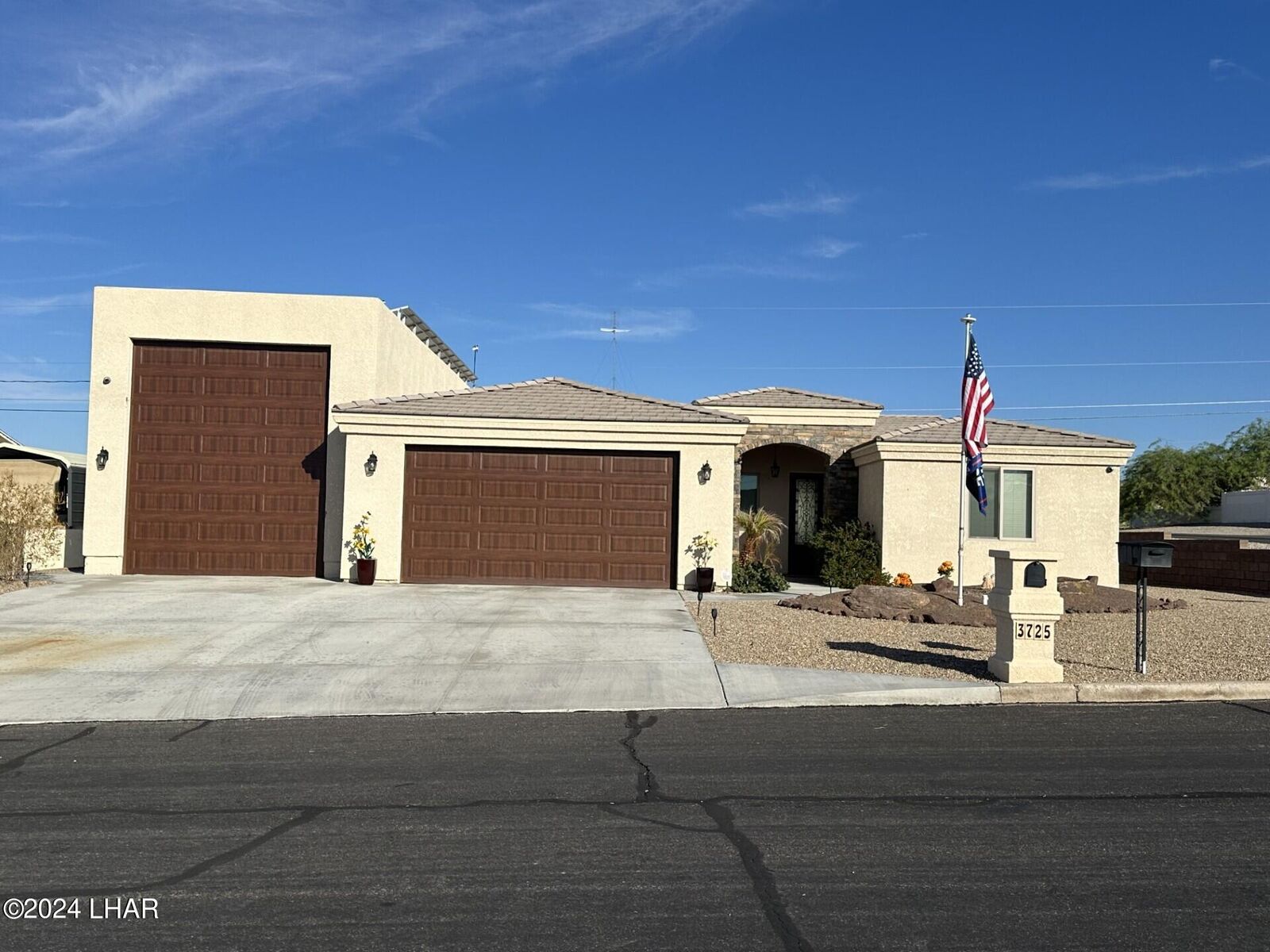 Property Photo: 3725 Totem Dr AZ 86406