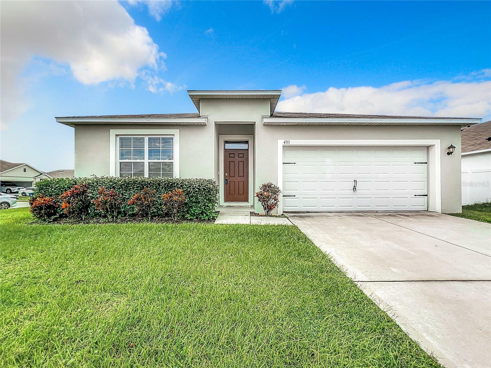 Property Photo:  493 Burnham Circle  FL 33823 