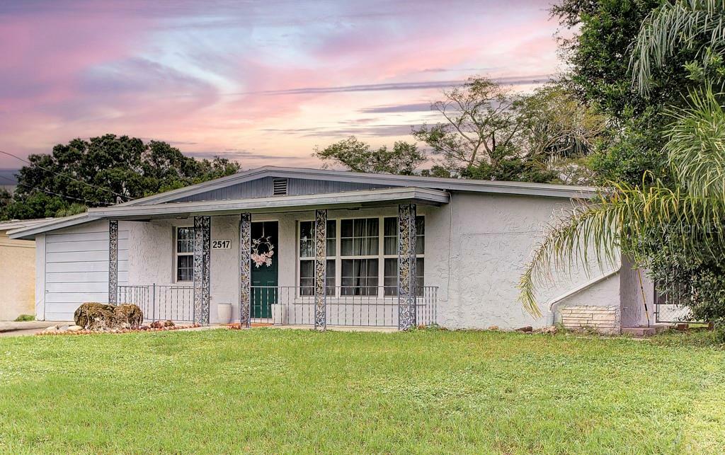 Property Photo:  2517 Vinson Avenue  FL 34232 