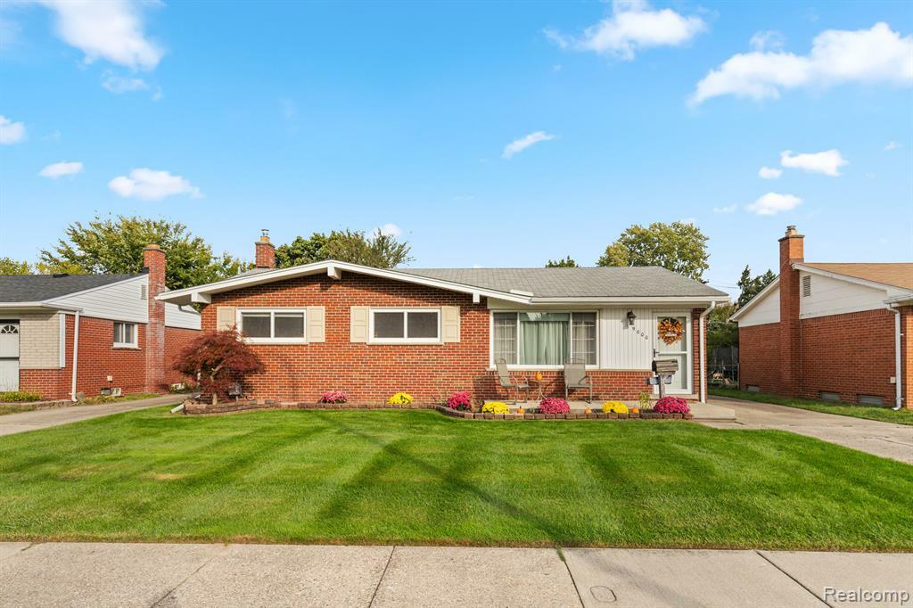 Property Photo: 9000 N Farmington Road MI 48150 3649