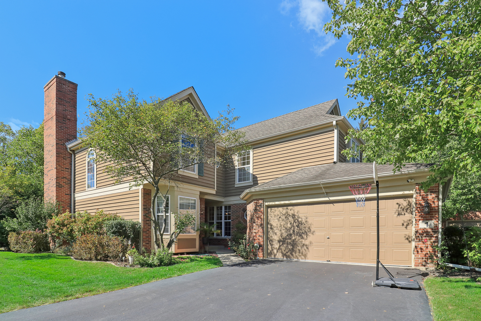 Property Photo:  1 Wimbledon Court  IL 60069 