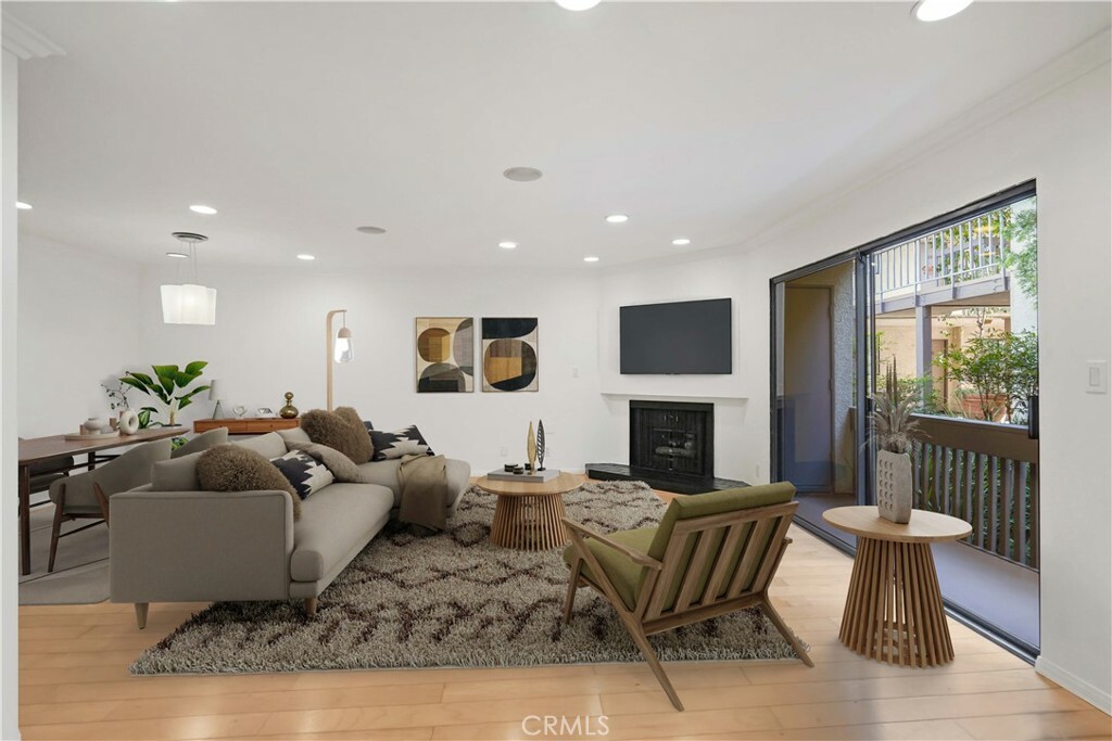 Property Photo:  15207 Magnolia Boulevard 129  CA 91403 