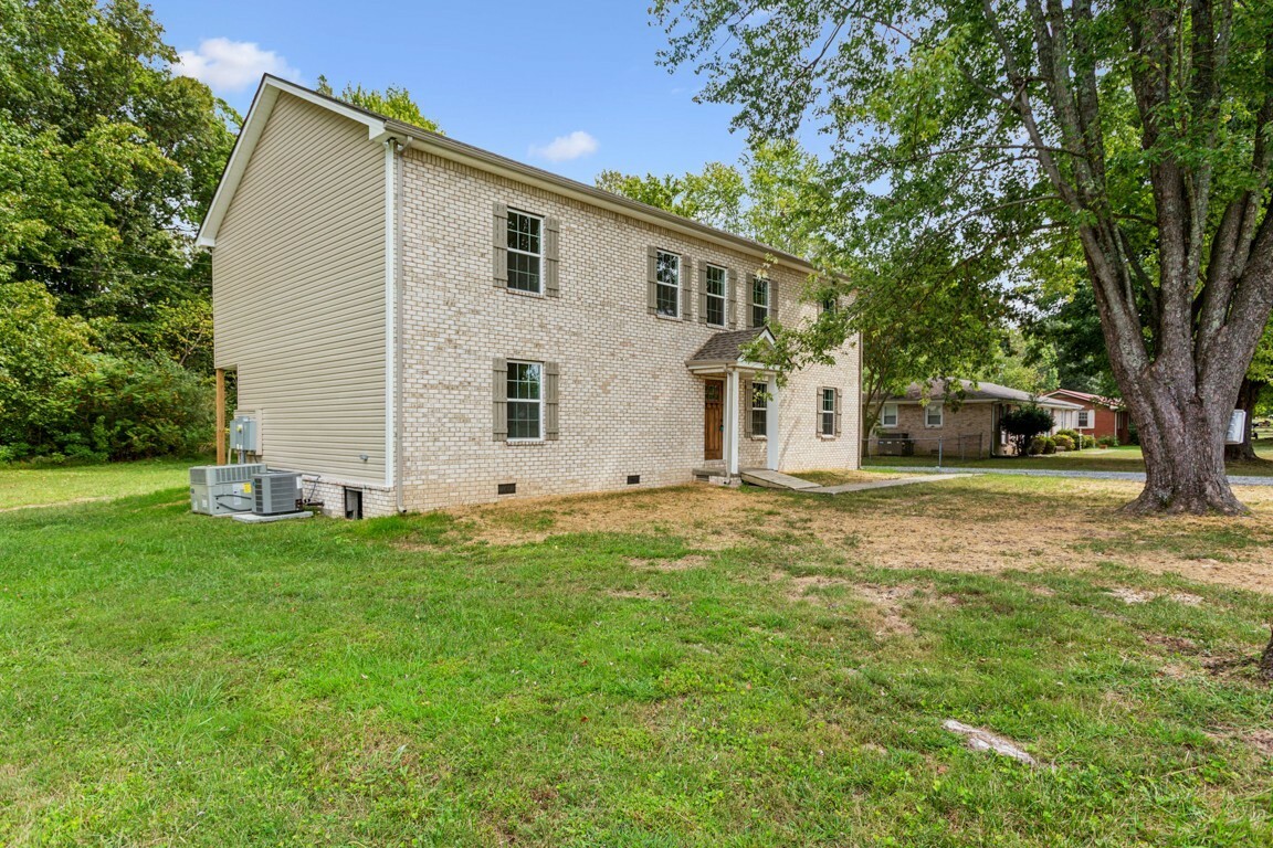 Property Photo:  1212 Hollis Ln  TN 37083 