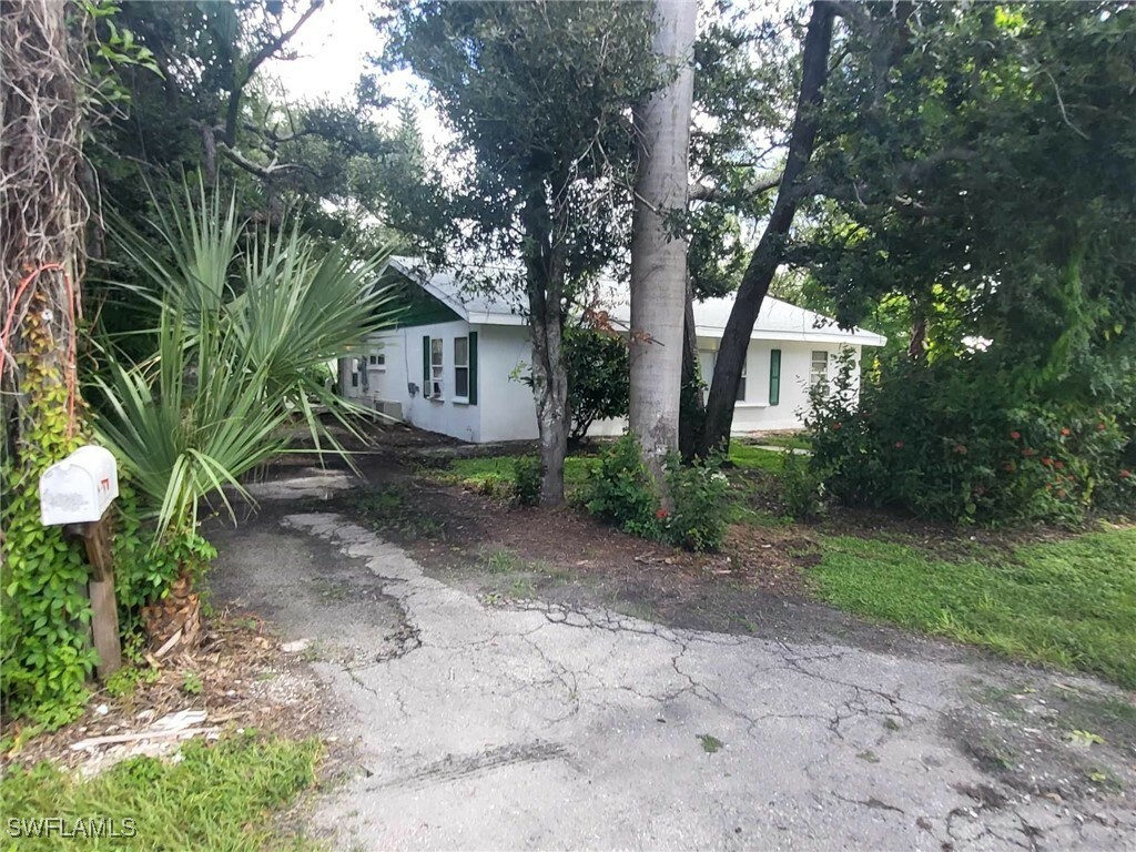 Property Photo:  100 Cabana Avenue  FL 33903 