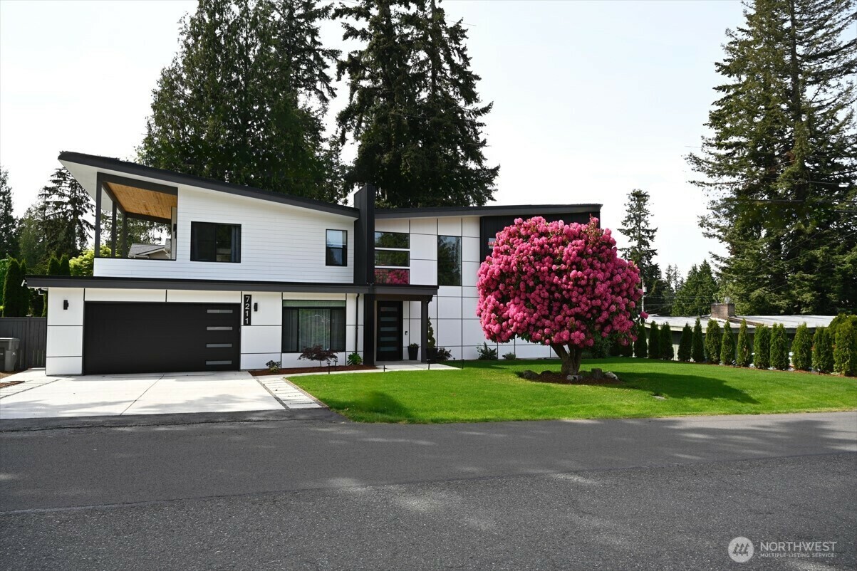 Property Photo: 7211 126th Avenue NE WA 98033