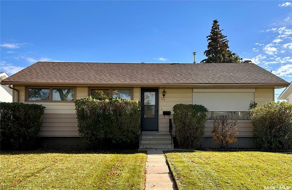 Property Photo:  327 Central Avenue S  SK S9H 3G4 