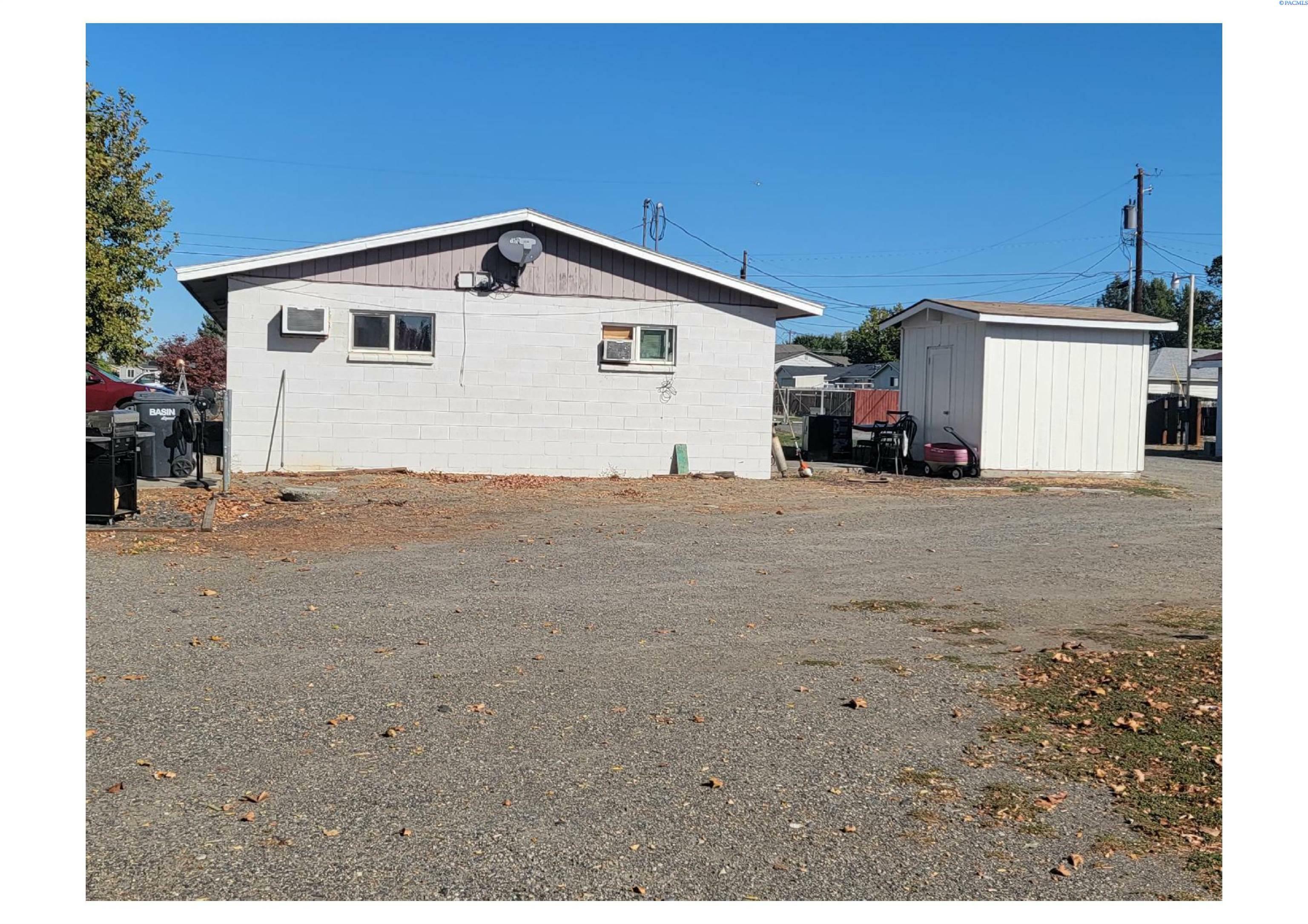 Property Photo:  2019 Road 33  WA 99301 