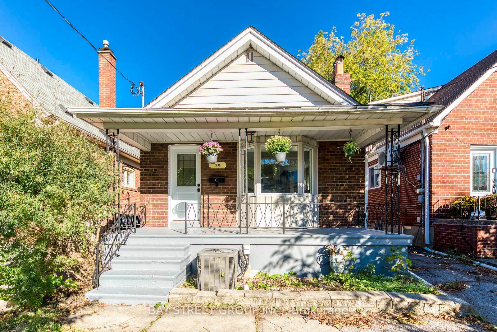 90 Avondale Ave  Toronto ON M2N 2V2 photo