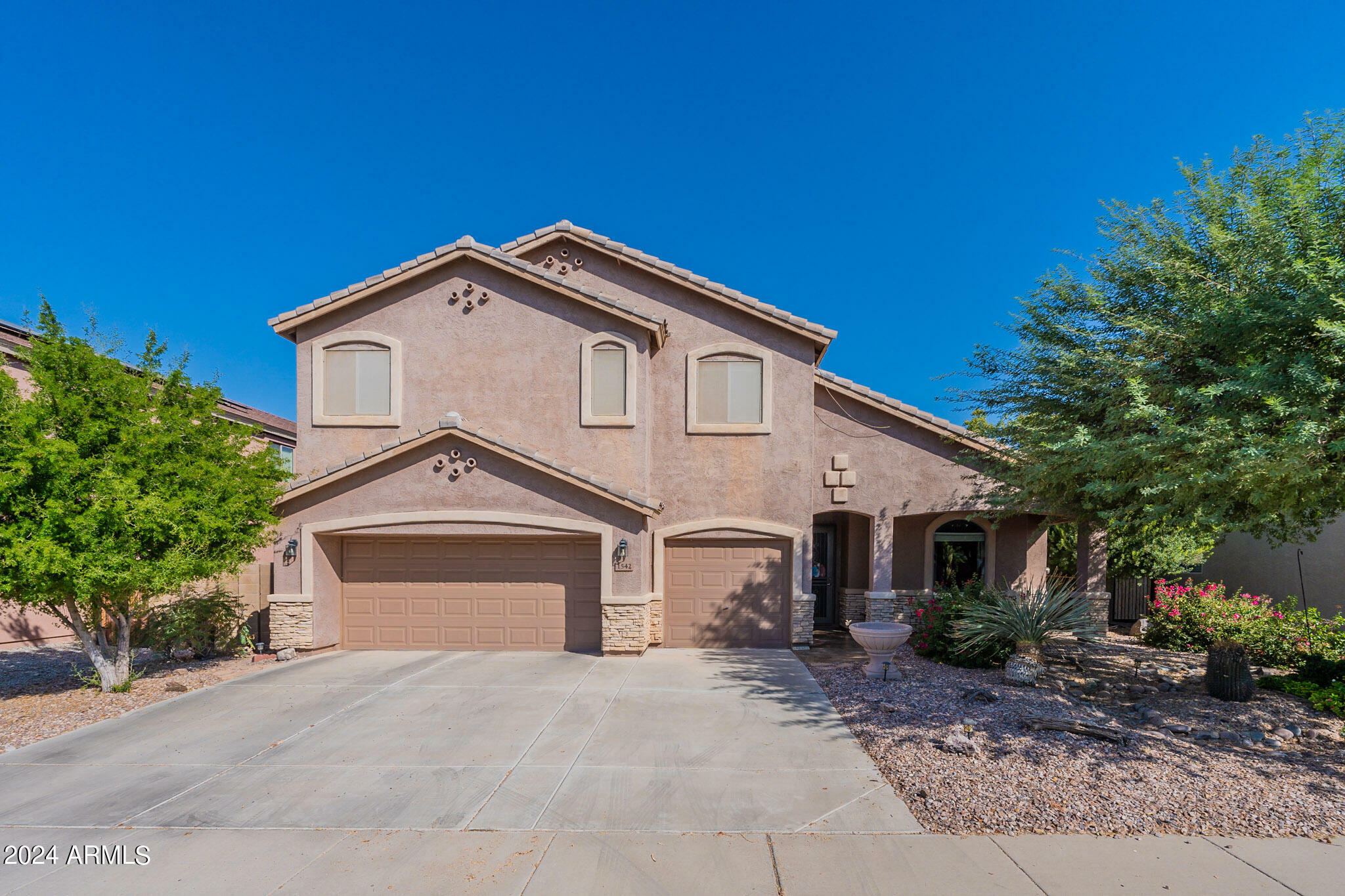 Property Photo:  1542 E Chaparral Place  AZ 85122 