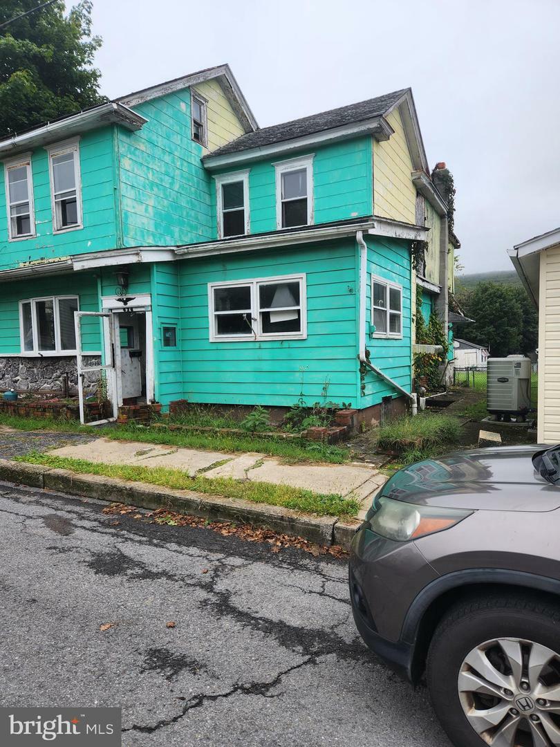 Property Photo:  436 Julian Street  PA 17098 