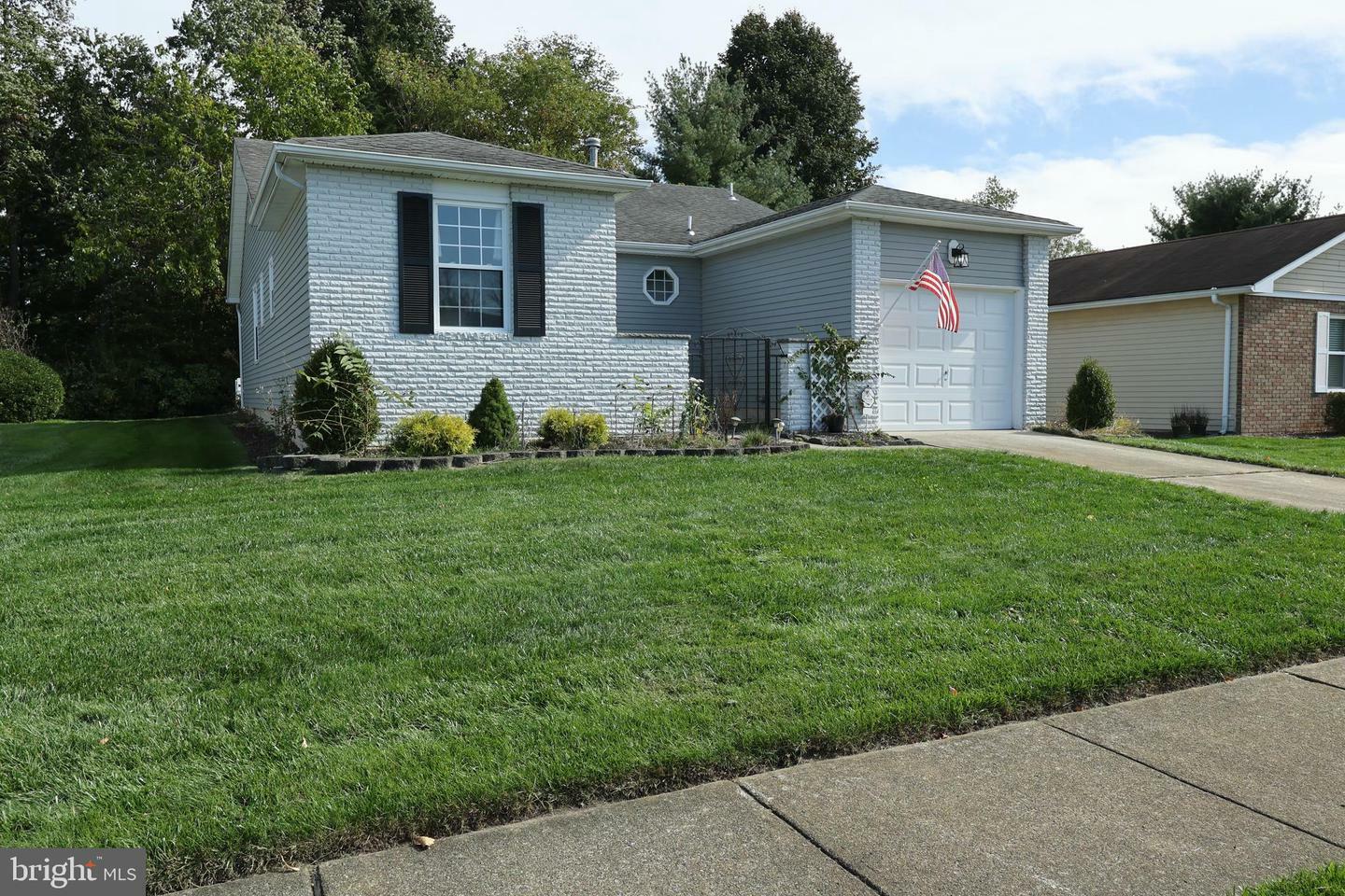 Property Photo:  16 Matterhorn Way  NJ 08724 