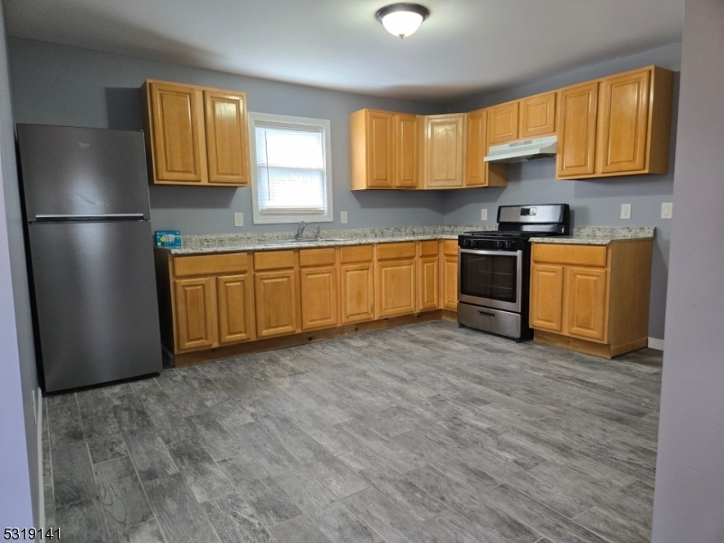 Property Photo:  165 Central Pl 3rd Floor  NJ 07050 