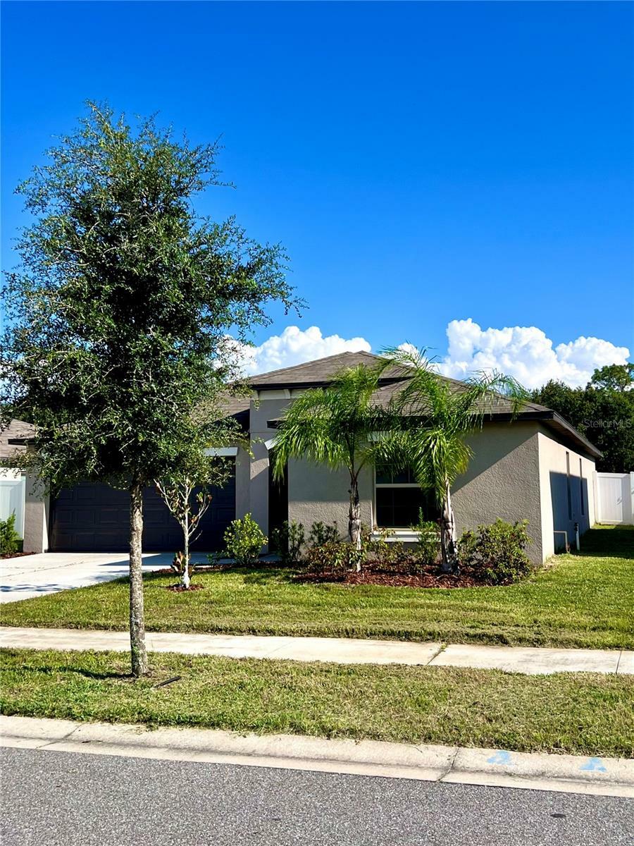 Property Photo:  39724 Harmon Grove Court  FL 33540 