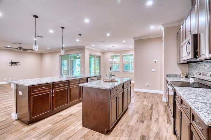 Property Photo:  19601 Lansdowne Street  FL 32833 