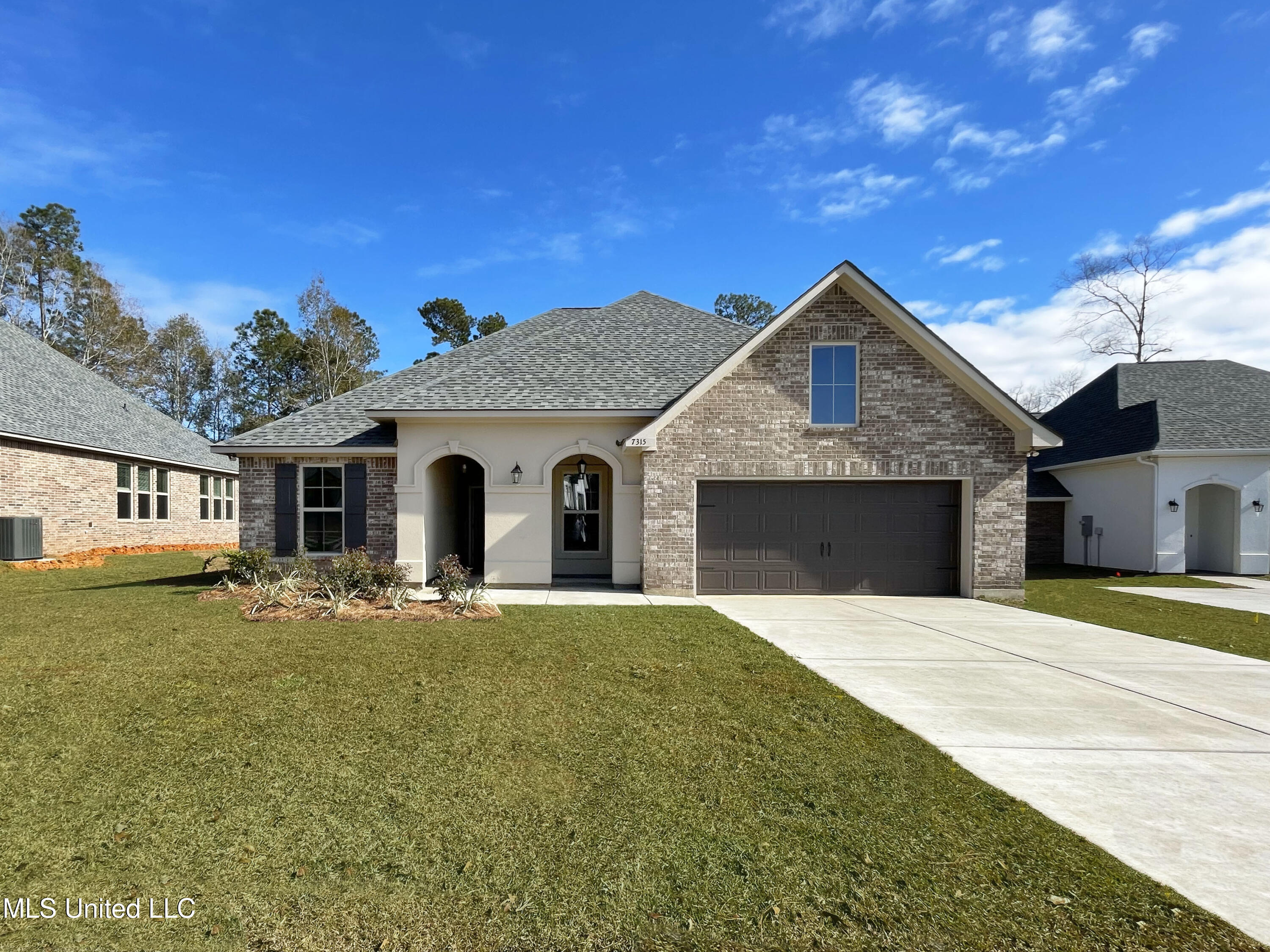 Property Photo: 7315 S Aberdeen Drive MS 39571