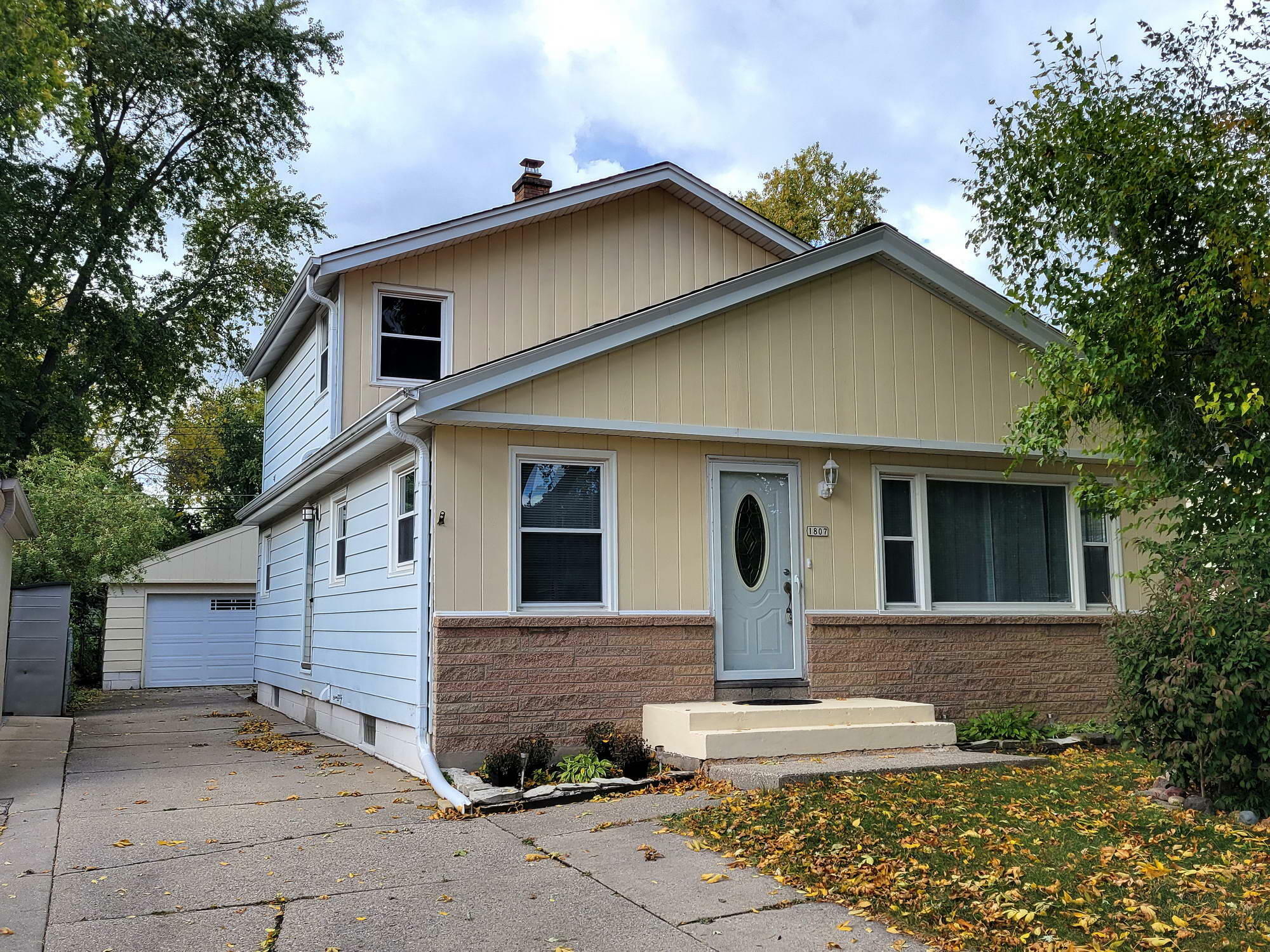 Property Photo:  1807 N 117th St  WI 53226 