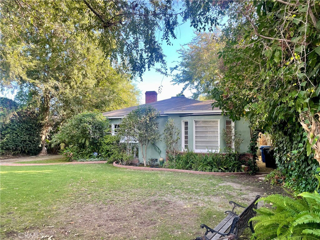 Property Photo:  12144 Blix Street  CA 91607 