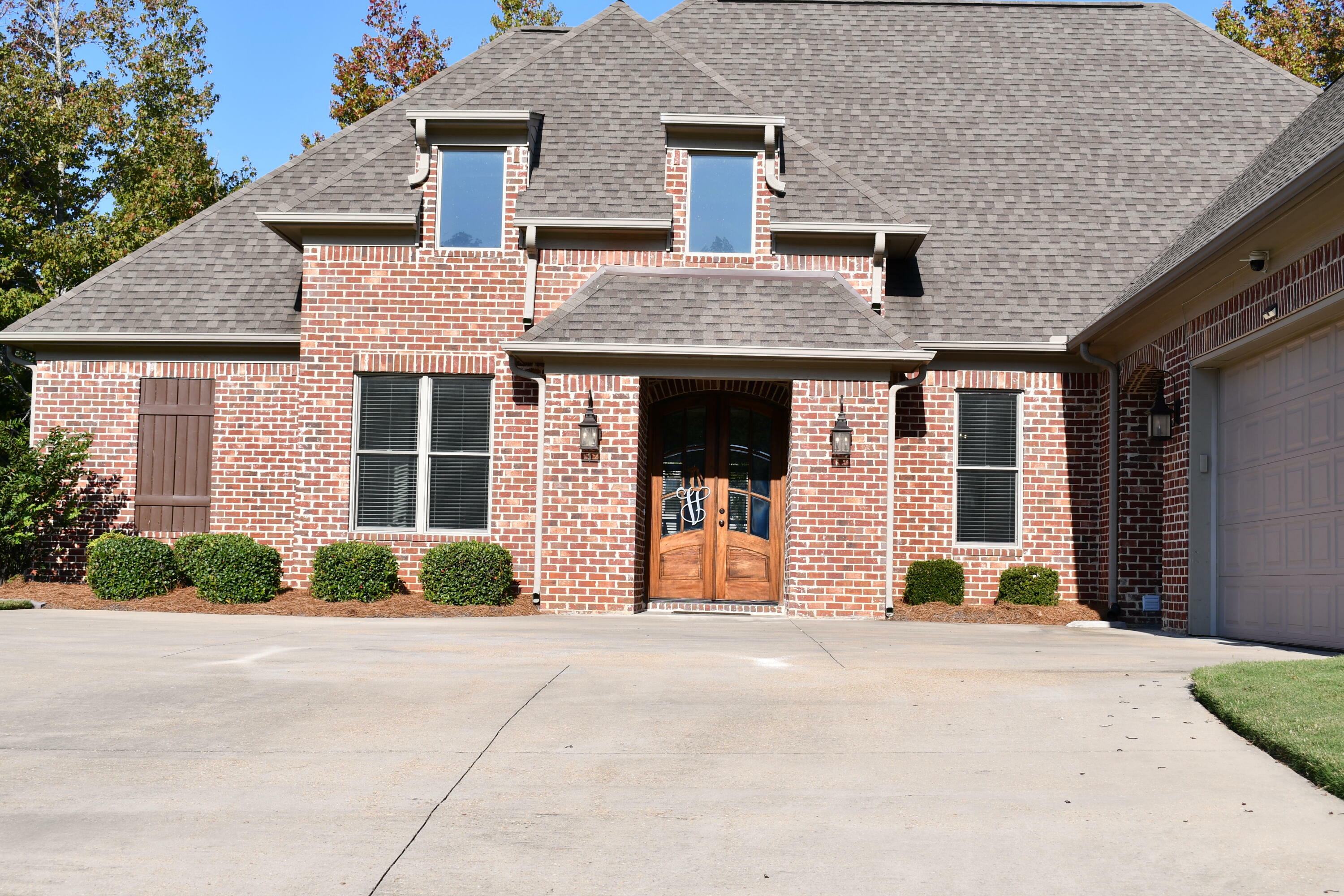 Property Photo:  2147 Columbine Dr.  MS 38801 